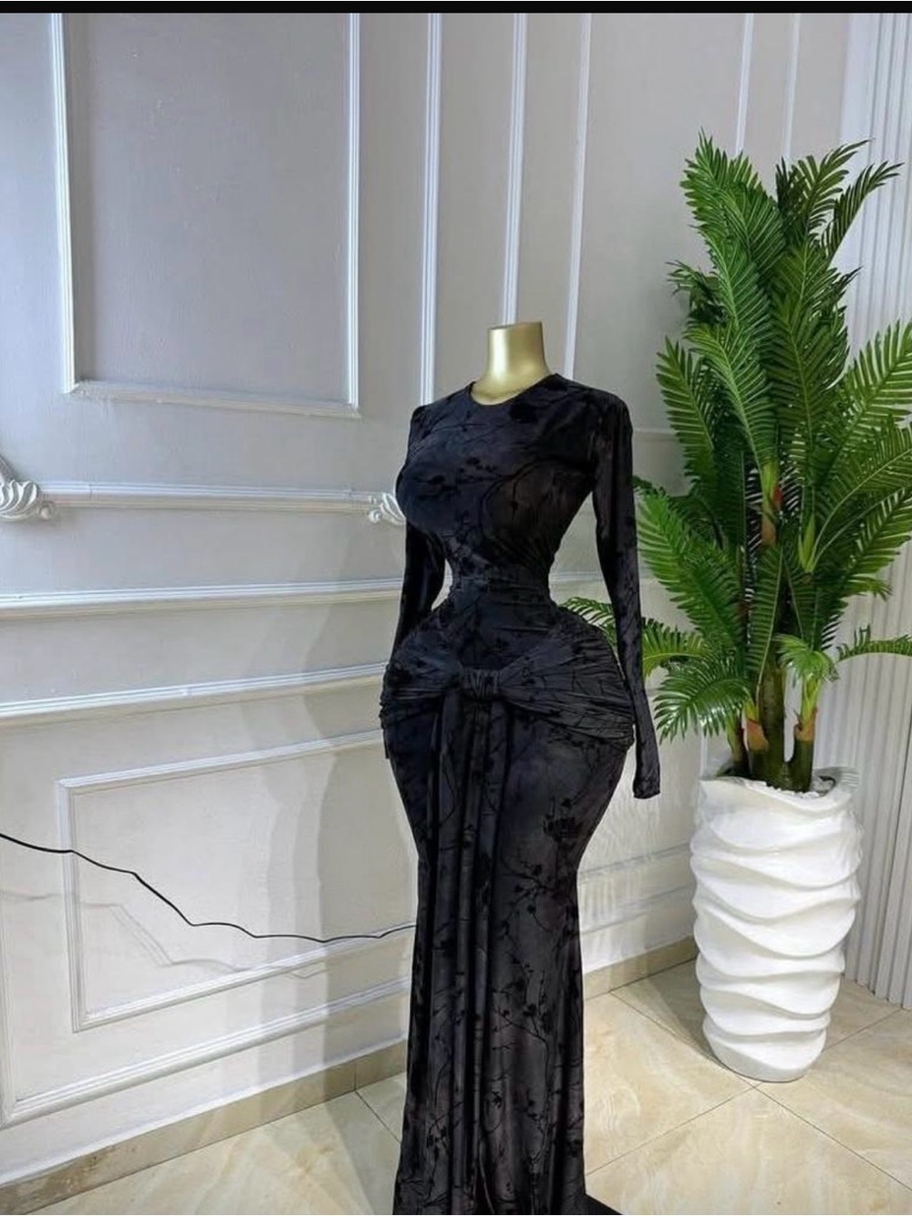 Black Long-Sleeve Velvet Evening Dress with Draped Waist